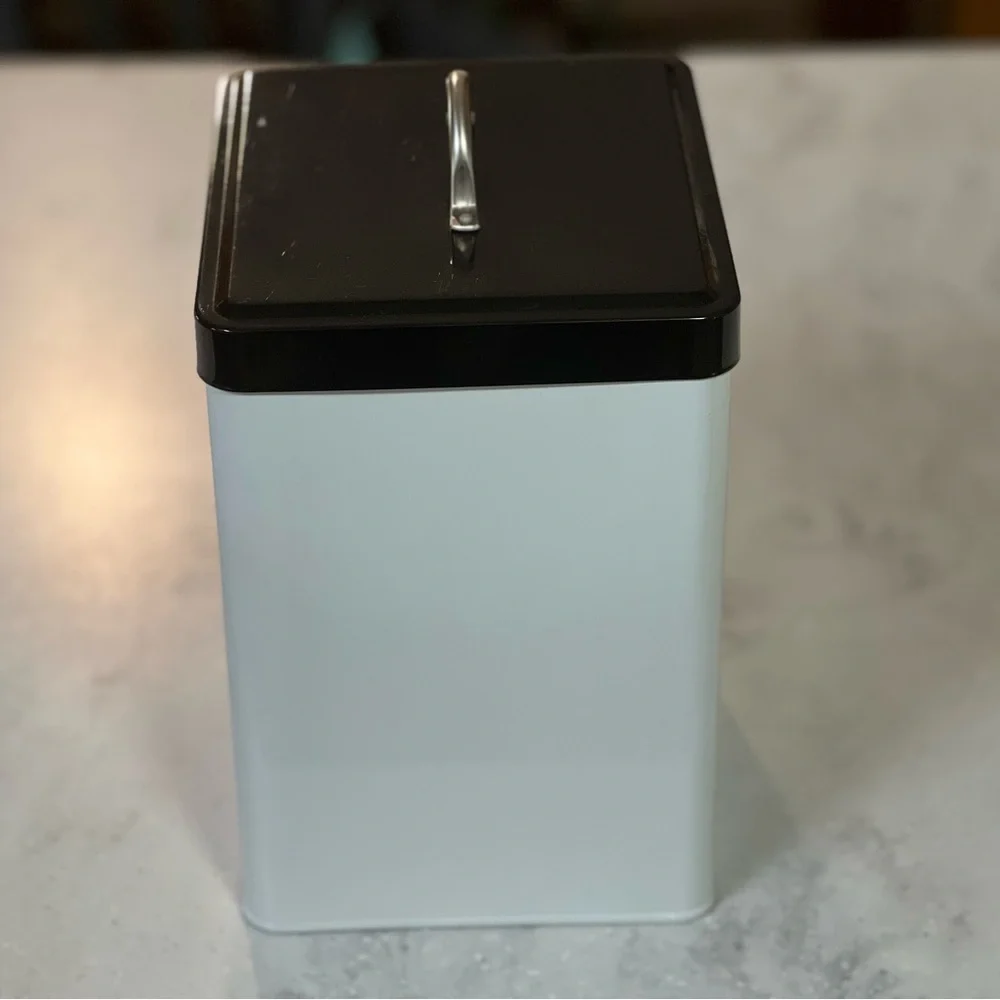 EUC Zentangle Paw Airtight Metal Treat Canister